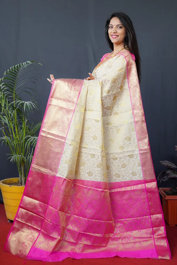White_Colour_Pure_Handloom_South_Kanchipuram_&_Pattu_Litchi_Silk_Saree_With_Rich_Pallu_And_Contrast_Unstiched_Blouse_Piece.